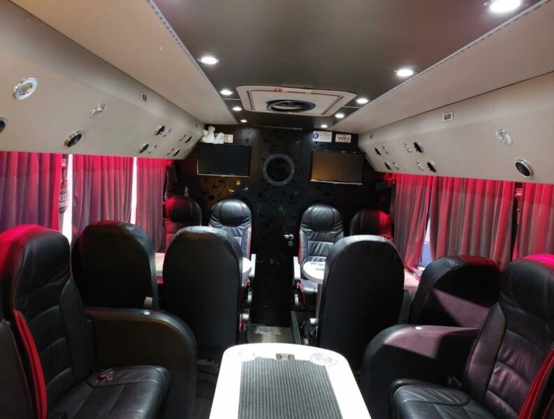 Tourbus Le skull